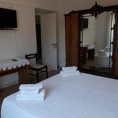 Couette-café Tiber 4*